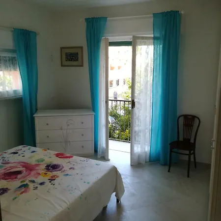 By The Sea 아파트