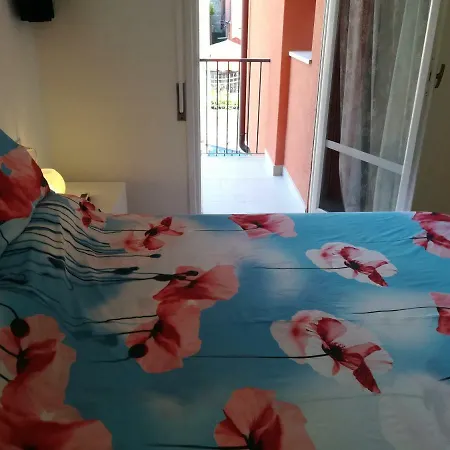 아파트 By The Sea *