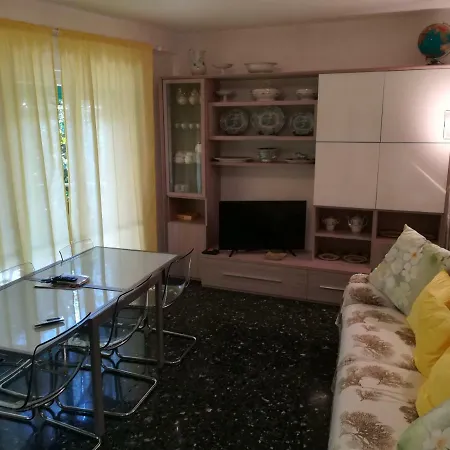 By The Sea 아파트 *