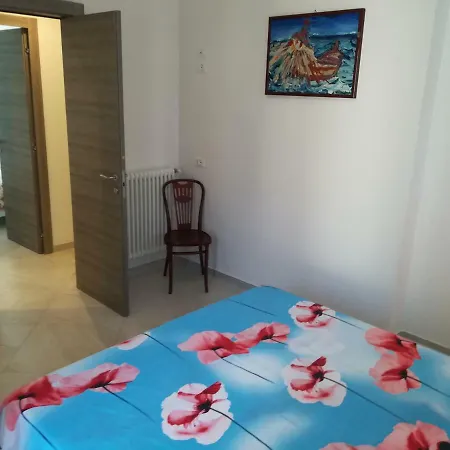 By The Sea 아파트