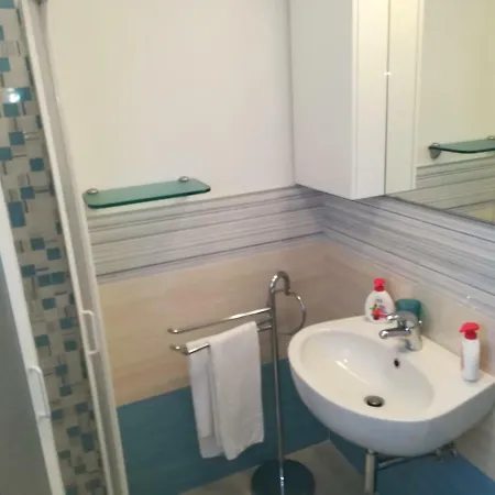 아파트 By The Sea *