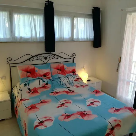 By The Sea 몬테로소 알 마레